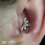 Yellow Gold 5-Marquise in the Conch