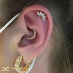 Stunning 5-Marquise Fan in 18k Yellow Gold