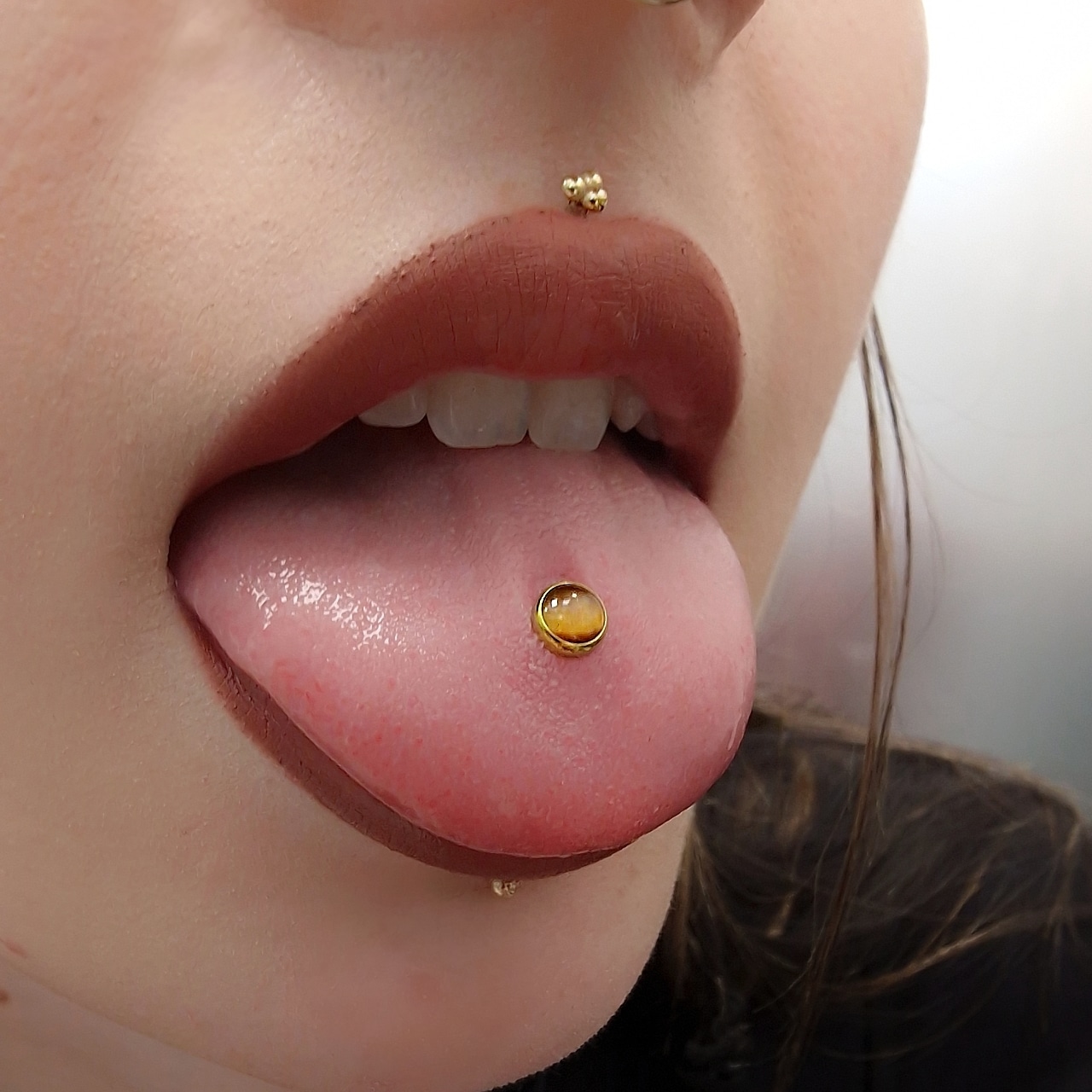 Vertical deals tongue piercings