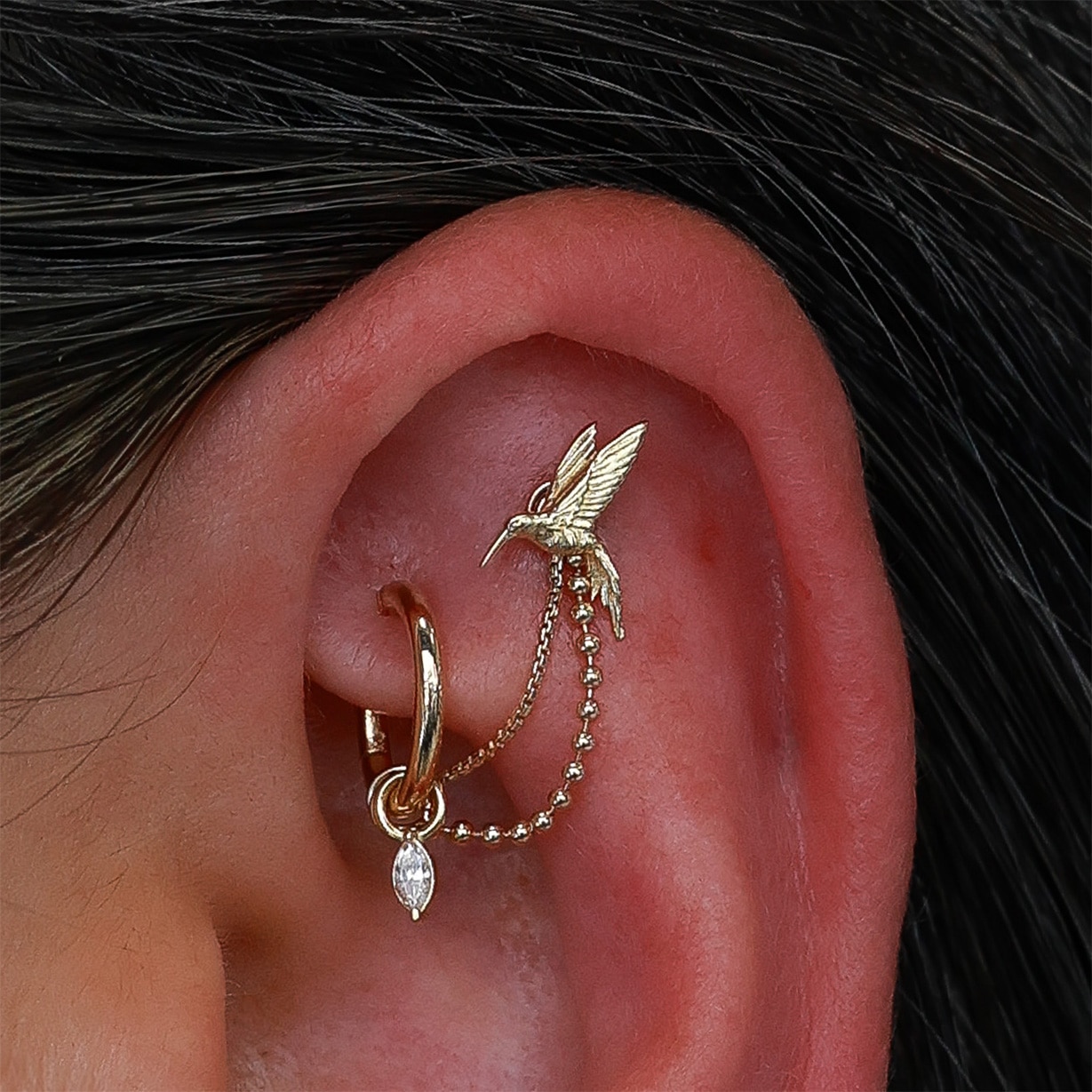 Flat Piercing with Connecting Chains